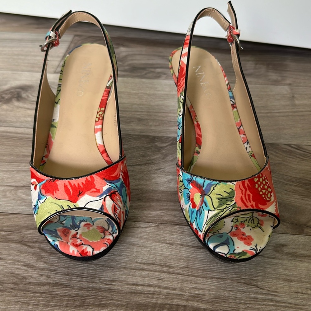 Floral print open toe heel